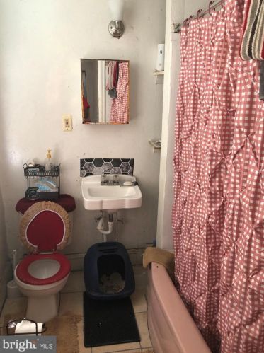 4538 Greene St, Philadelphia PA 19144-6015 exterior