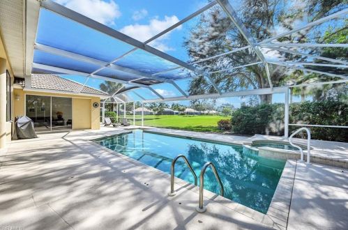 1690 Manchester Ct, Naples FL 34109-0429 exterior