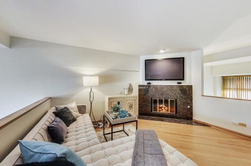 2246 Lakewood Ave, Chicago IL 60614-3629 exterior