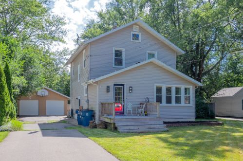 2604 Fairfield Ave, Kalamazoo, MI 49048-2606