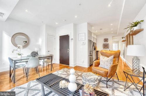 904 H St, Washington, DC 20002-3742