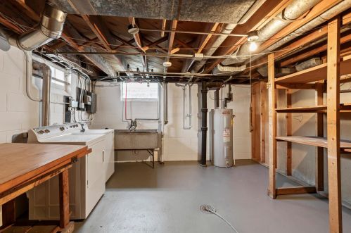 2516 83, Milwaukee WI 53213-1027 exterior