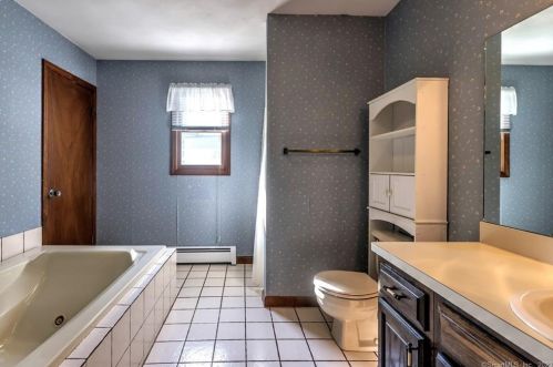 22 Lyda Dr, Milford CT 06460-3756 exterior