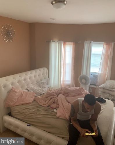 53 28th St, Camden NJ 08105-1256 exterior