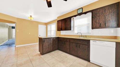 3909 63 Pl, Chicago IL 60638-4642 exterior