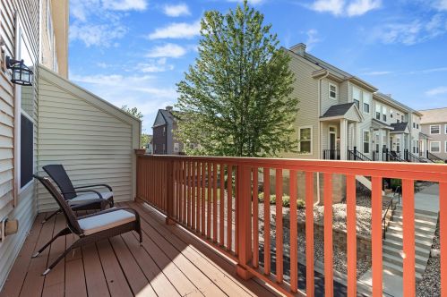 1964 Siefert St, Chaska MN 55318-3244 exterior