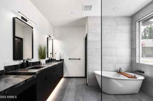 6264 31st Way, Phoenix AZ  85016-2327 exterior