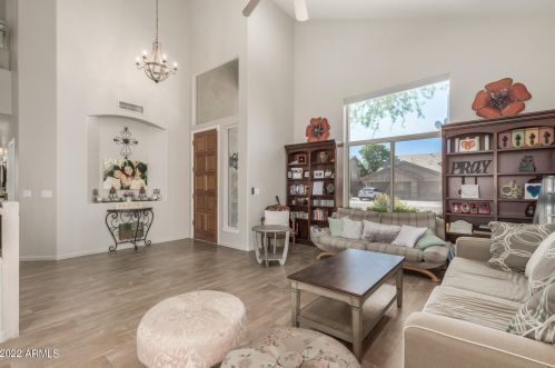 4564 Chisum Trl, Phoenix AZ  85050-8525 exterior