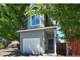 6221 Columbia Way, Portland OR  exterior