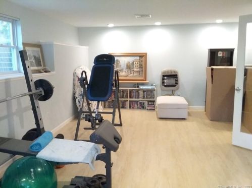 54 Franklin Ave, Derby CT 06418-2227 exterior