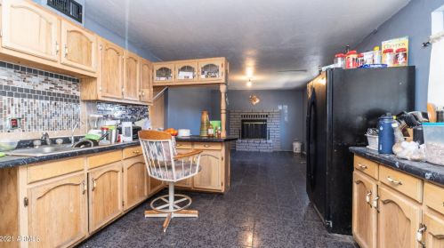 2040 40 Dr, Phoenix AZ 85051-3609 exterior