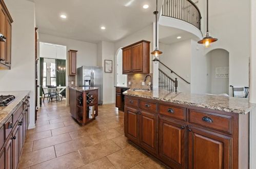 5120 Allamanda Dr, Austin TX 78739-2120 exterior