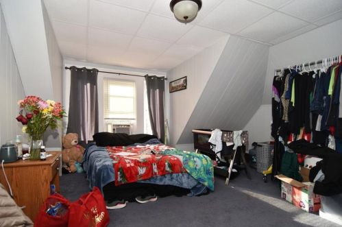 832 Elm St, Woonsocket RI 02895-3507 exterior