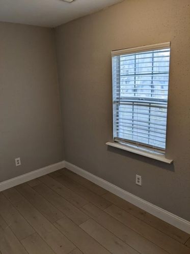 310 18th St, Hempstead TX  77445-4195 exterior