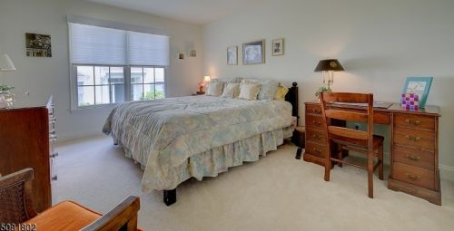 122 Mackenzie Ln, Parsippany NJ 07834-3723 exterior