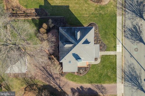 327 Highland Rd, Pottstown PA  19464-4407 exterior