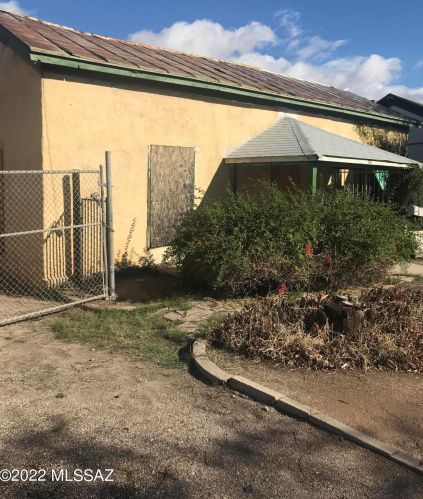 729 9 St, Tucson AZ 85716-4714 exterior