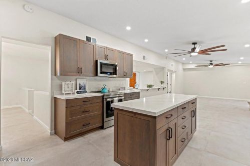 5862 Camino Arenosa, Tucson AZ  85718-4650 exterior