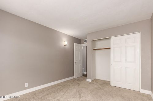 7017 Calle Orion, Tucson AZ  85710-5451 exterior