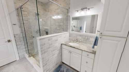 212 Old Tamiami Trl, Naples FL 34110-1142 exterior