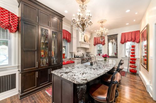 2597 Maryland Ave, Milwaukee WI 53211-3735 exterior