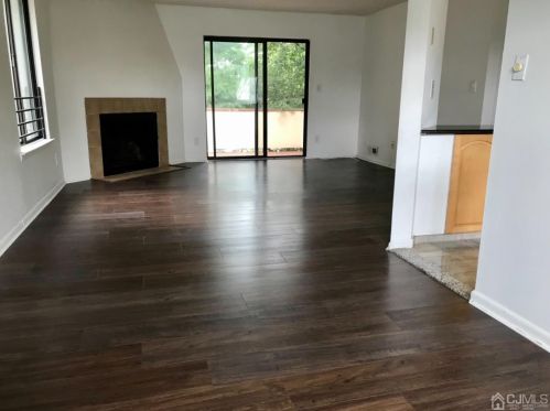 10 Park Gate Dr, Edison NJ 08820-4025 exterior