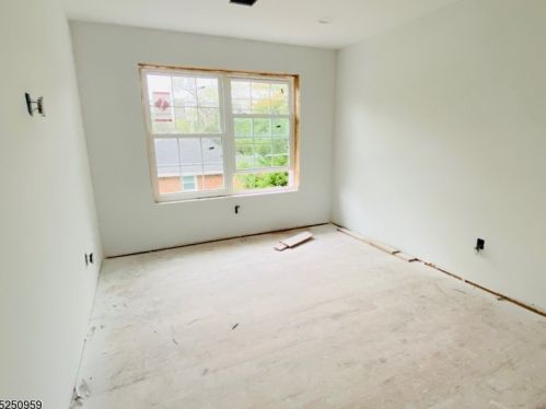 90 Kipling Ave, Springfield NJ  07081-3216 exterior