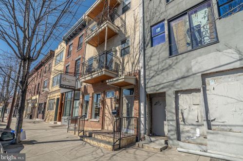 329 Girard Ave, Philadelphia PA  19123-1530 exterior