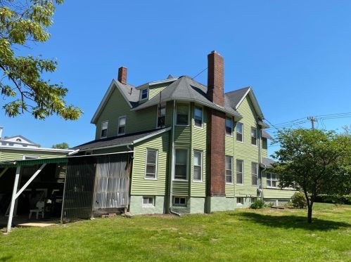 302 Springfield St, Chicopee MA 01013-2834 exterior