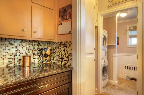 262 Gibbs Ave, Middletown RI 02840-2239 exterior