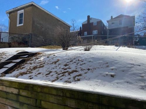 575 Oxford St, Pittsburgh, PA 15205-3816