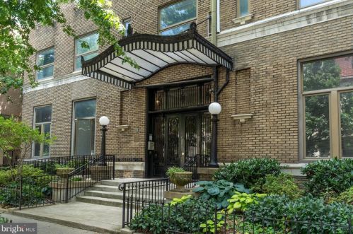 1734 P St, Washington DC  20036-1323 exterior