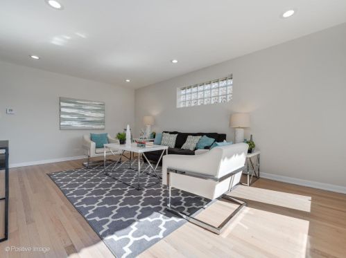 7532 Ainslie St, Chicago IL  60706-3414 exterior