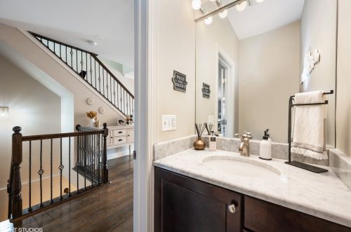 2318 Montana St, Chicago IL 60614-2220 exterior