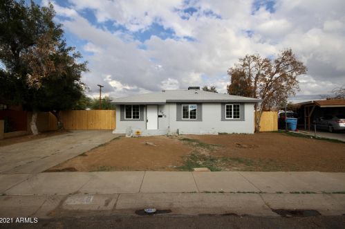 3748 Cheery Lynn Rd, Phoenix, AZ 85019-4218
