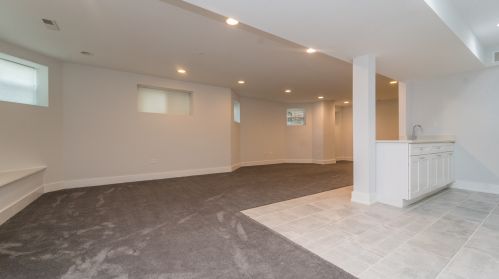 2317 Addison St, Chicago IL 60618-6042 exterior