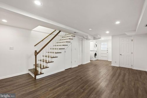 6916 Westhampton Dr, Alexandria VA 22307-1528 exterior