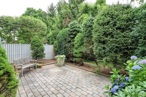 59 Prospect St, Ridgefield CT  06877-4631 exterior