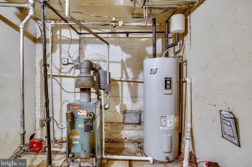 2905 Carlton Ave, Washington DC 20018-2615 exterior