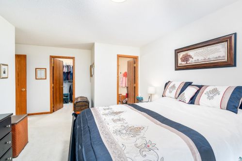 328 Hickory St, Duluth MN 55811-4899 exterior