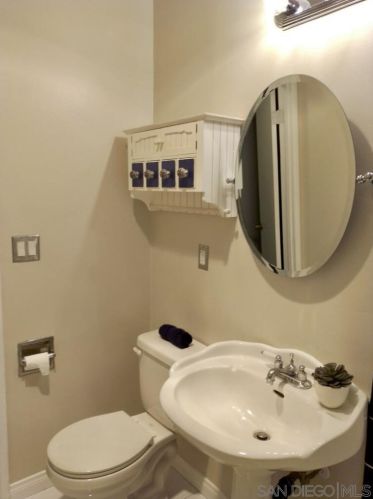 1936 Meade Ave, San Diego CA 92116-4017 exterior