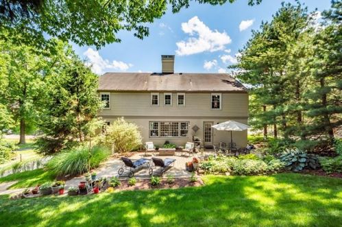 174 Kent Dr, Pittsburgh, PA 15241-2134