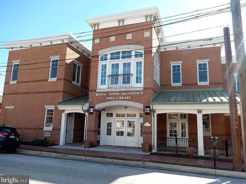 112 Parkview Cir, Media PA 19063-6317 exterior