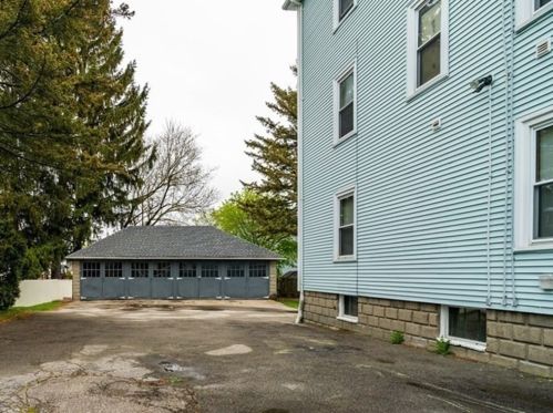 12 Kosta St, Worcester MA 01607-1525 exterior