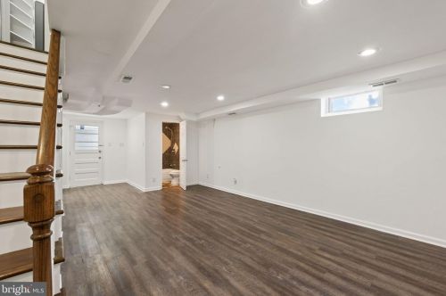 6916 Westhampton Dr, Alexandria VA 22307-1528 exterior