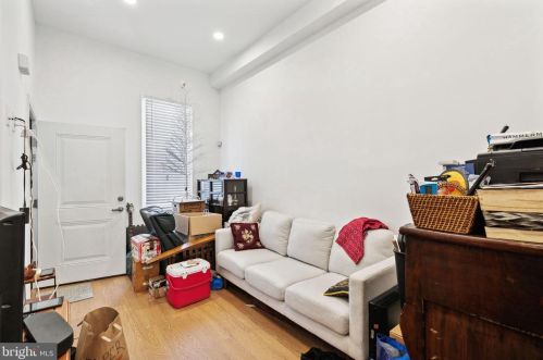 728 Daly St, Philadelphia PA 19148-3306 exterior