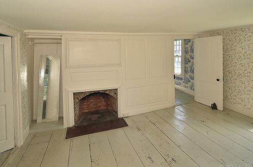 14 Meadow Rd, Windsor CT  06095-4617 exterior