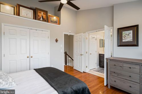 6005 Kestner Cir, Alexandria VA  22315-4834 exterior