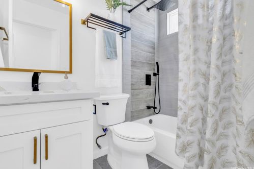 6847 Niumalu Loop, Honolulu HI 96825-1642 exterior