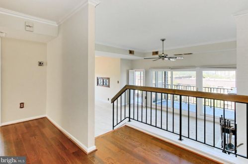 126 Roberts Ln, Alexandria, VA 22314-5336